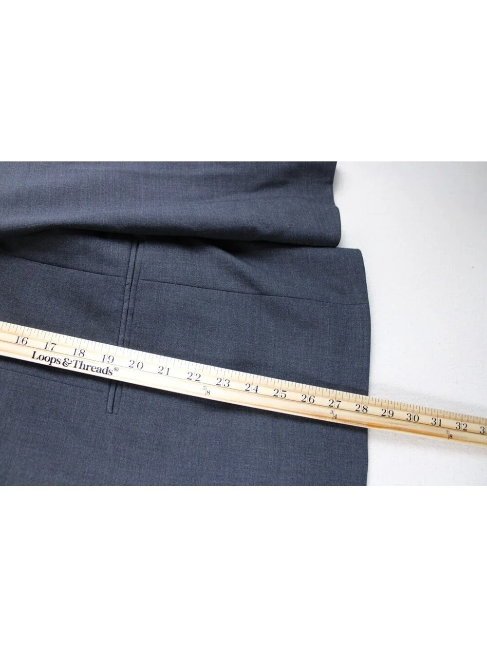 Tommy Hilfiger Men's Gray 2-Piece Suit – Size 36x30 – Excellent Condition